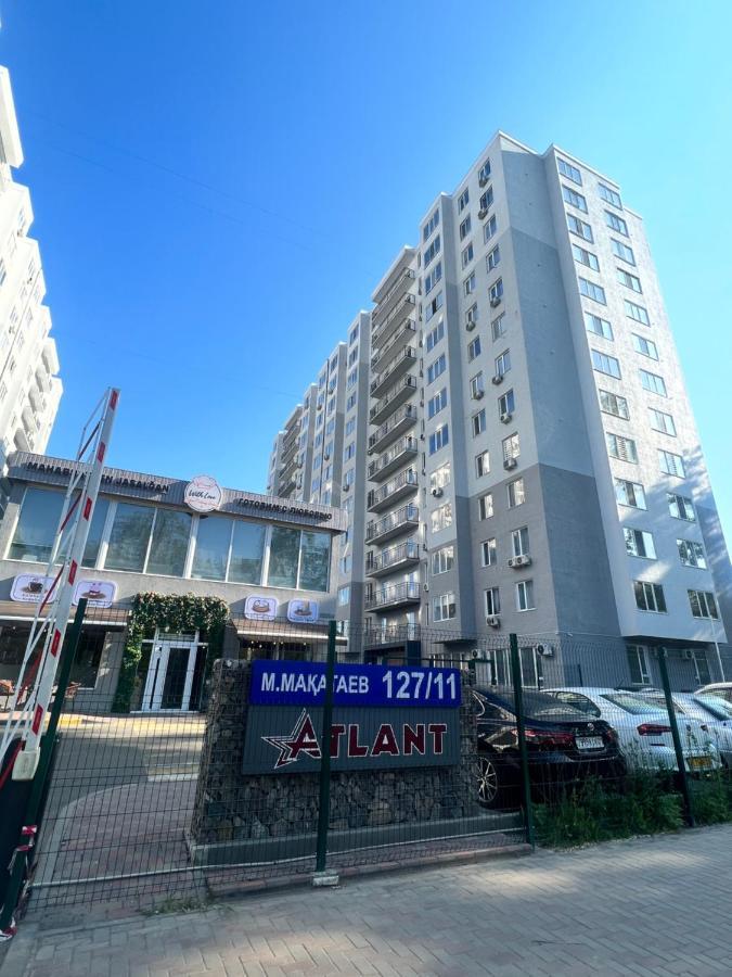 Apartamento Атлант Жк Almatý Exterior foto